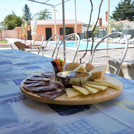 بيت للعطل Xxl With Pool