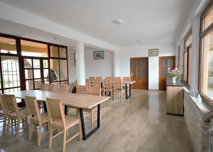 Σπίτι διακοπών Xxl With Pool